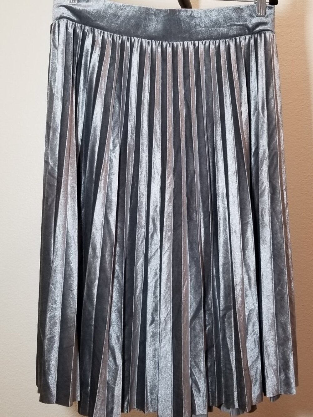 Metrowear NY Womens XL Silver Velvet Pleated Skirt Romantic City Witchy Goth NWT